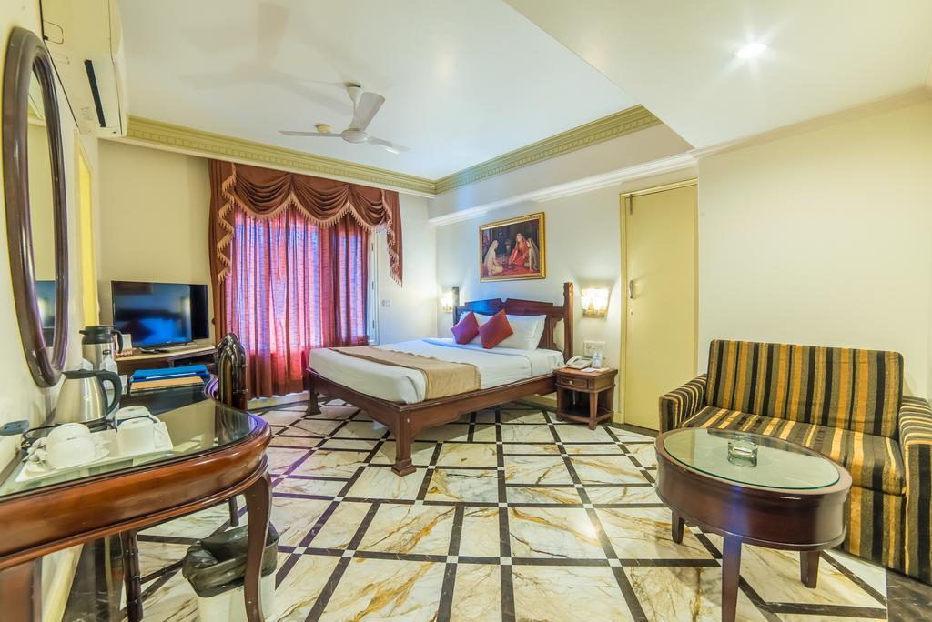 Hotel Hillock Mount Abu Buitenkant foto