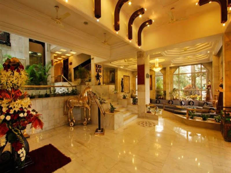 Hotel Hillock Mount Abu Buitenkant foto