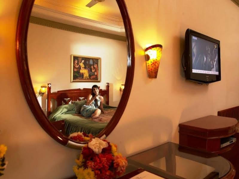 Hotel Hillock Mount Abu Buitenkant foto