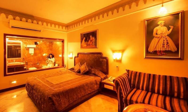 Hotel Hillock Mount Abu Buitenkant foto